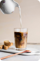 Es Yen (Thai-style ice coffee)